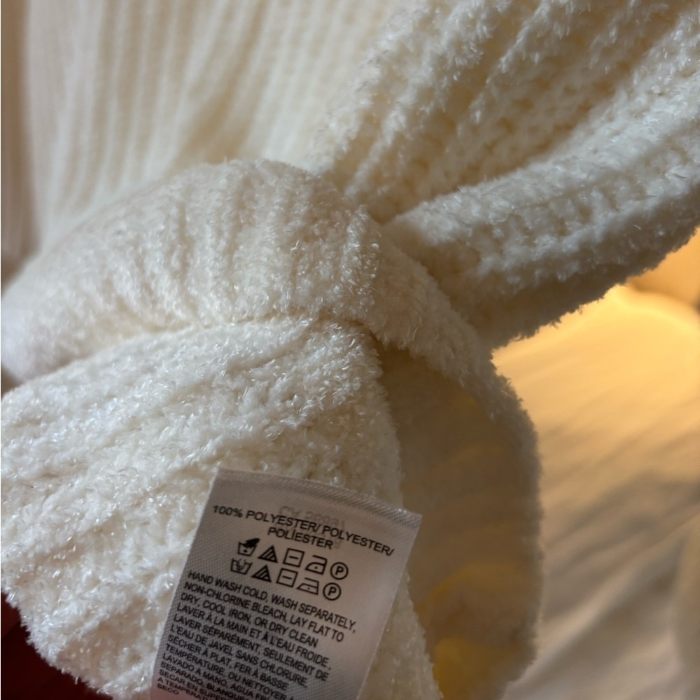 Lucky Ivory Knit V-Neck Sweater - Picture 5 of 5